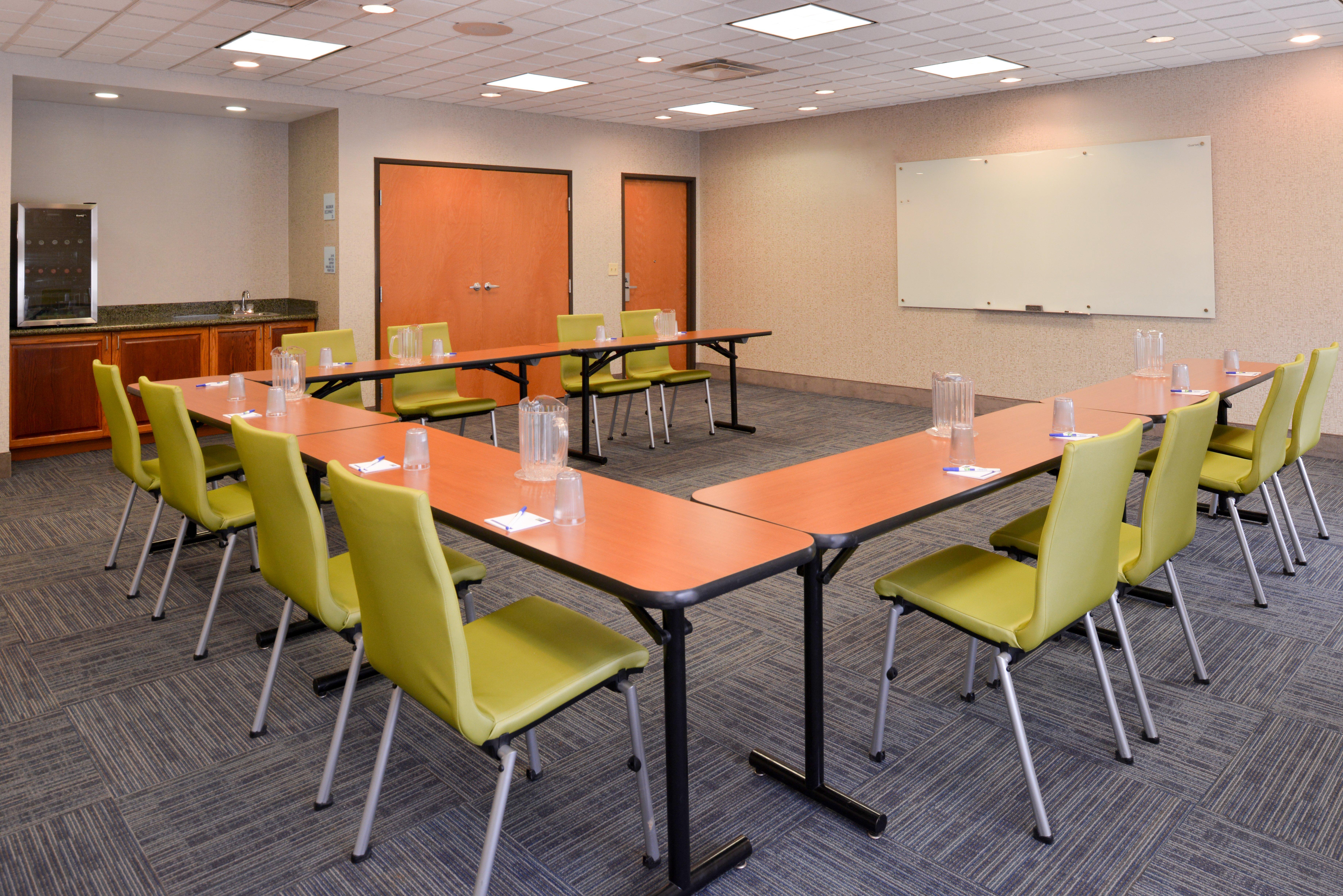 Holiday Inn Express Mineral Wells By Ihg Parkersburg Esterno foto