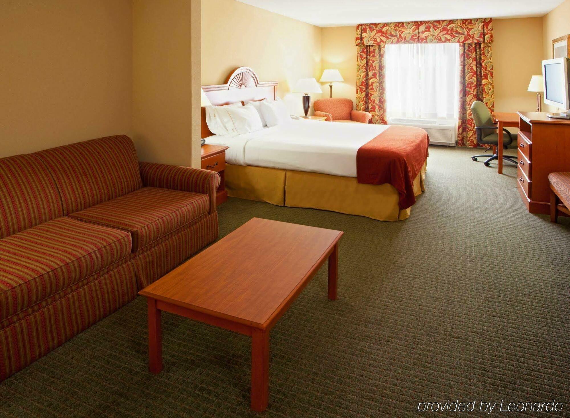 Holiday Inn Express Mineral Wells By Ihg Parkersburg Esterno foto