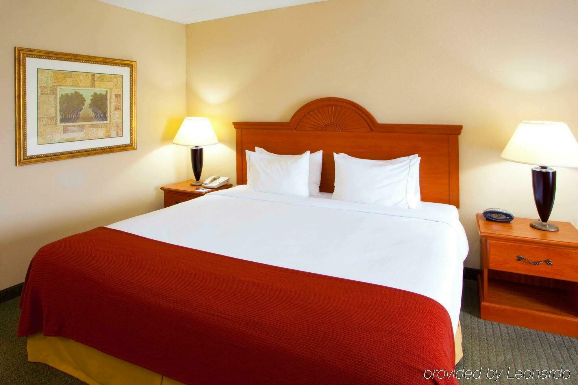 Holiday Inn Express Mineral Wells By Ihg Parkersburg Esterno foto