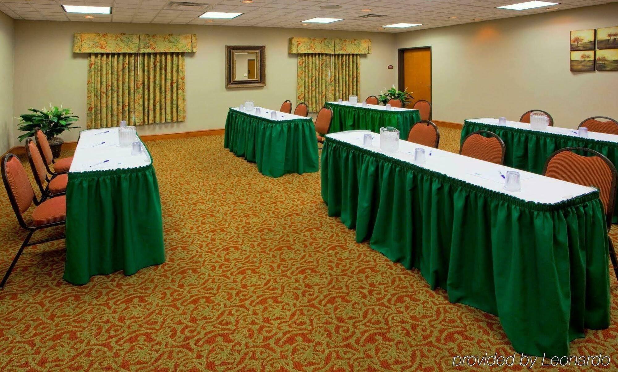 Holiday Inn Express Mineral Wells By Ihg Parkersburg Esterno foto
